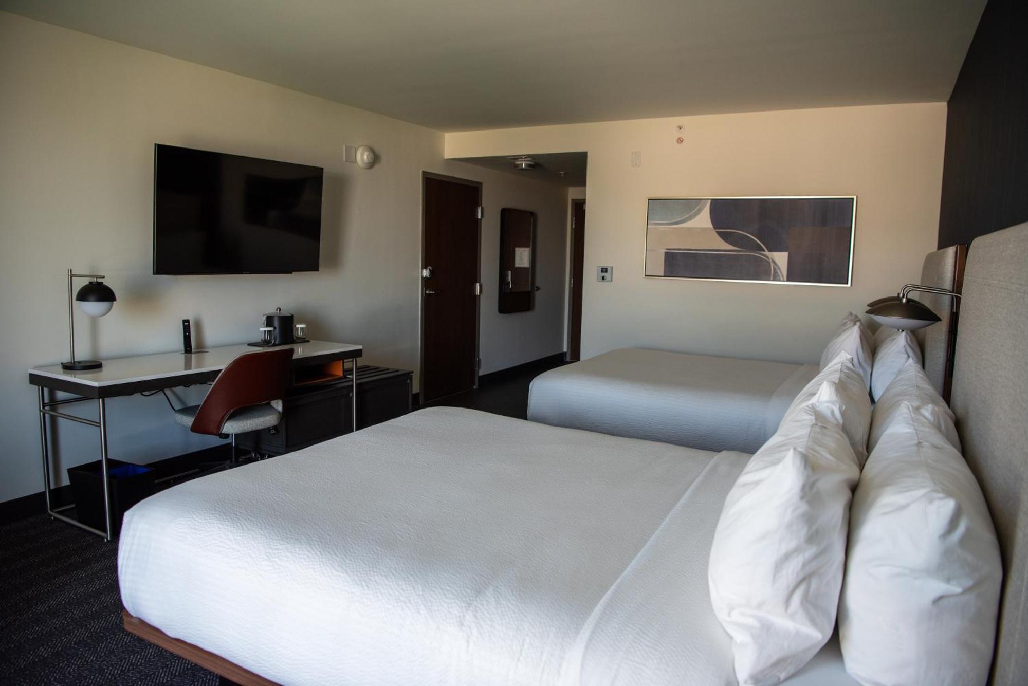 Courtyard By Marriott Lake City Bagian luar foto