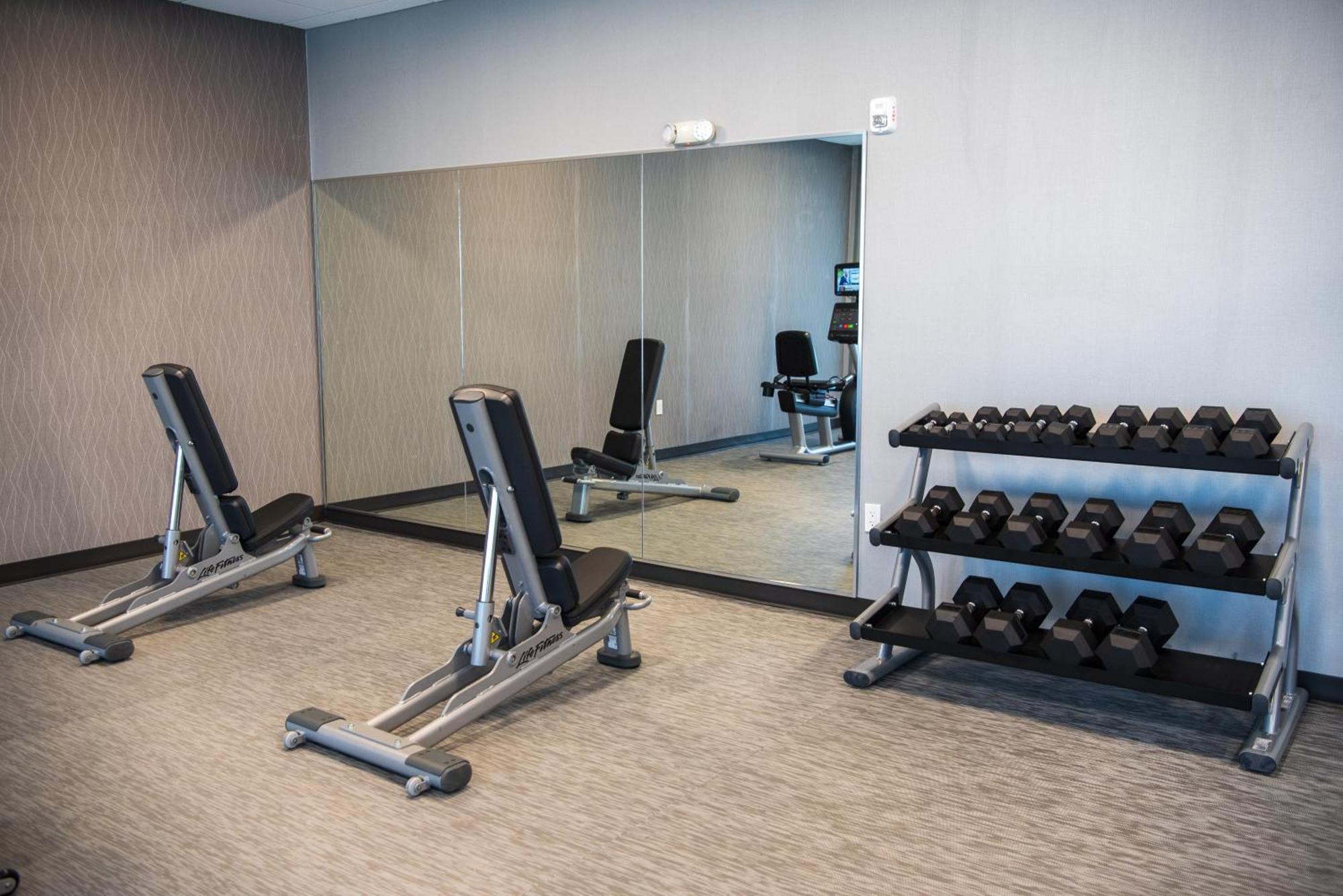 Courtyard By Marriott Lake City Bagian luar foto