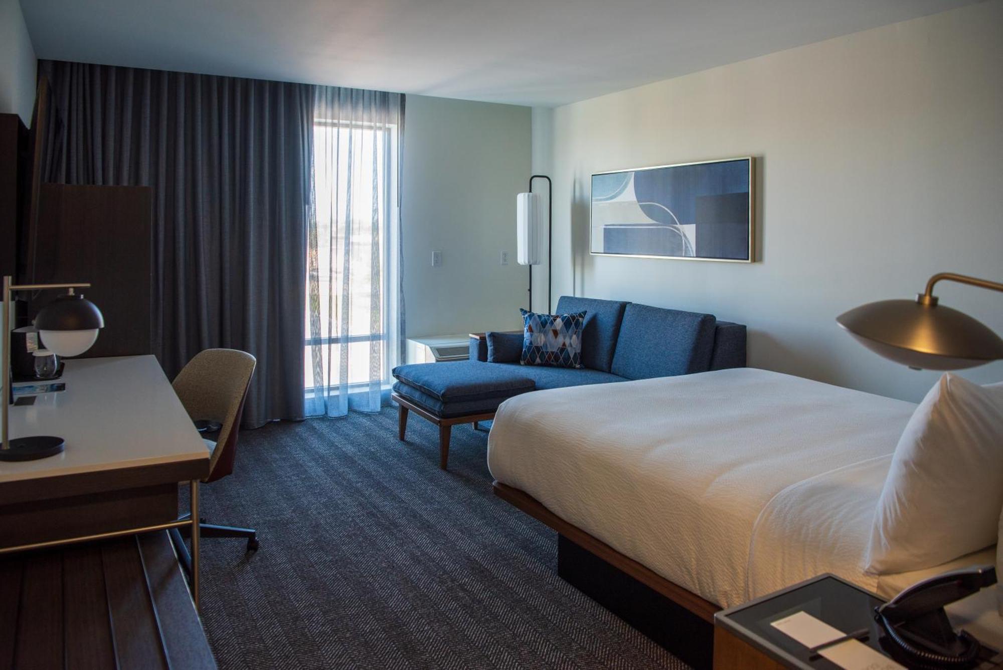 Courtyard By Marriott Lake City Bagian luar foto