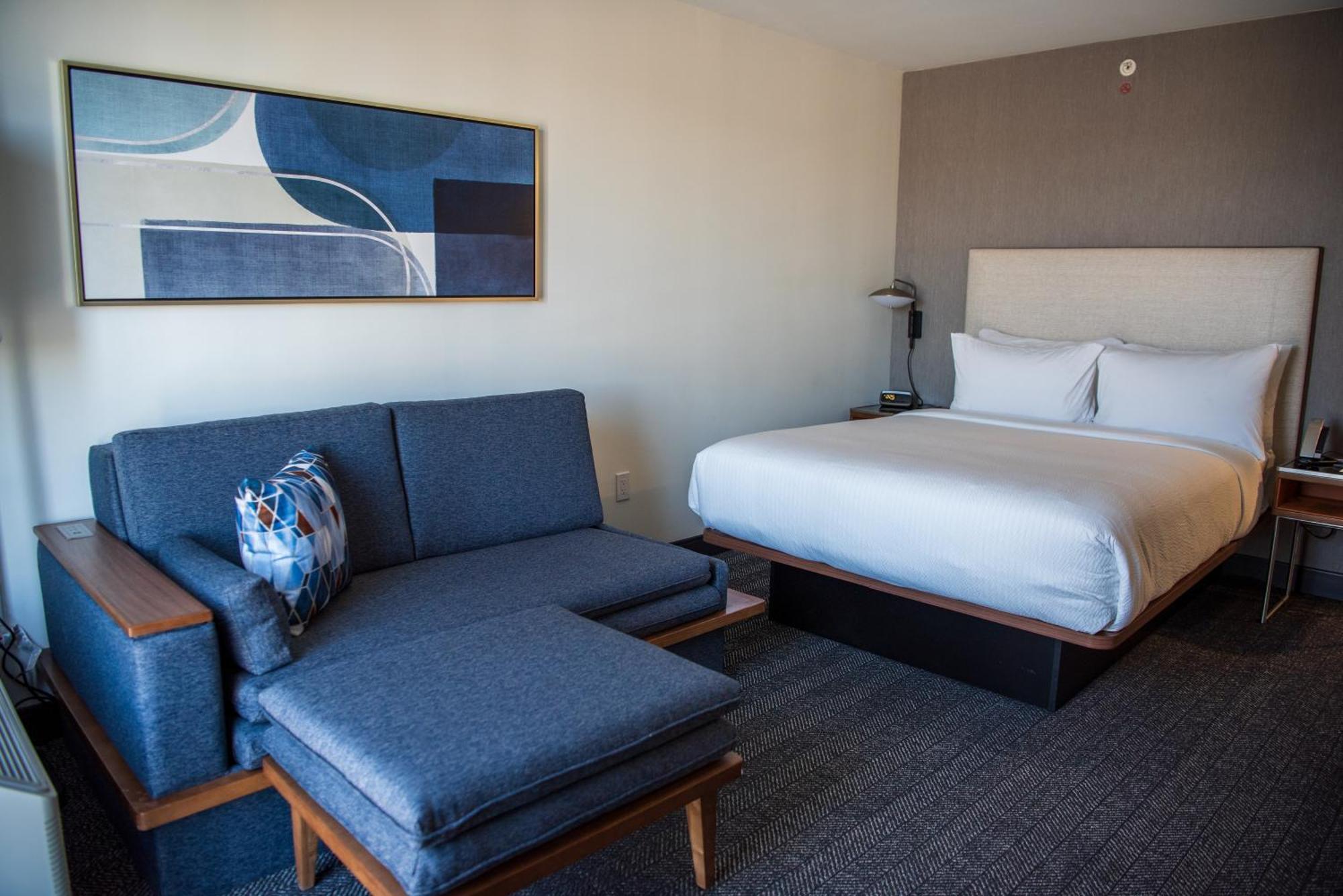 Courtyard By Marriott Lake City Bagian luar foto