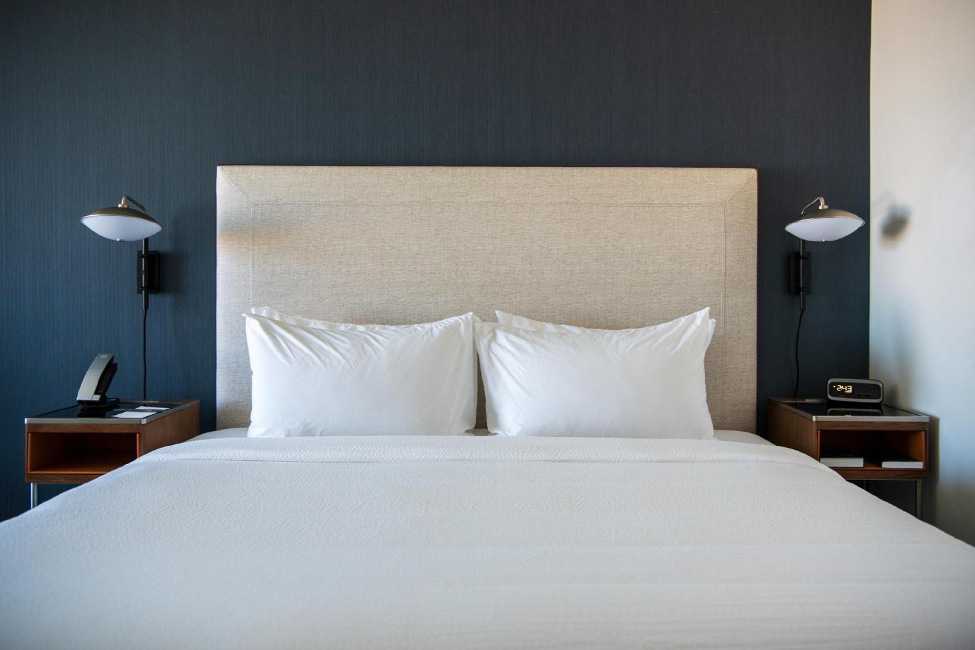 Courtyard By Marriott Lake City Bagian luar foto