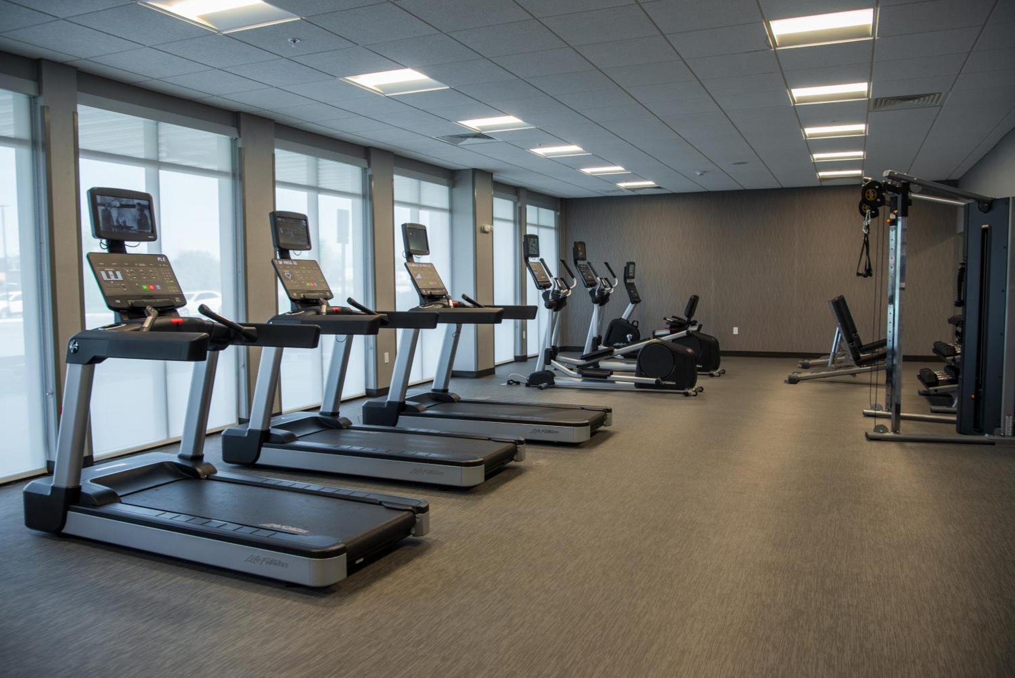 Courtyard By Marriott Lake City Bagian luar foto