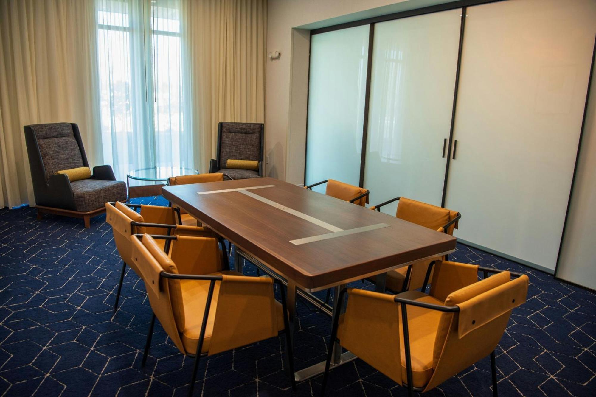 Courtyard By Marriott Lake City Bagian luar foto