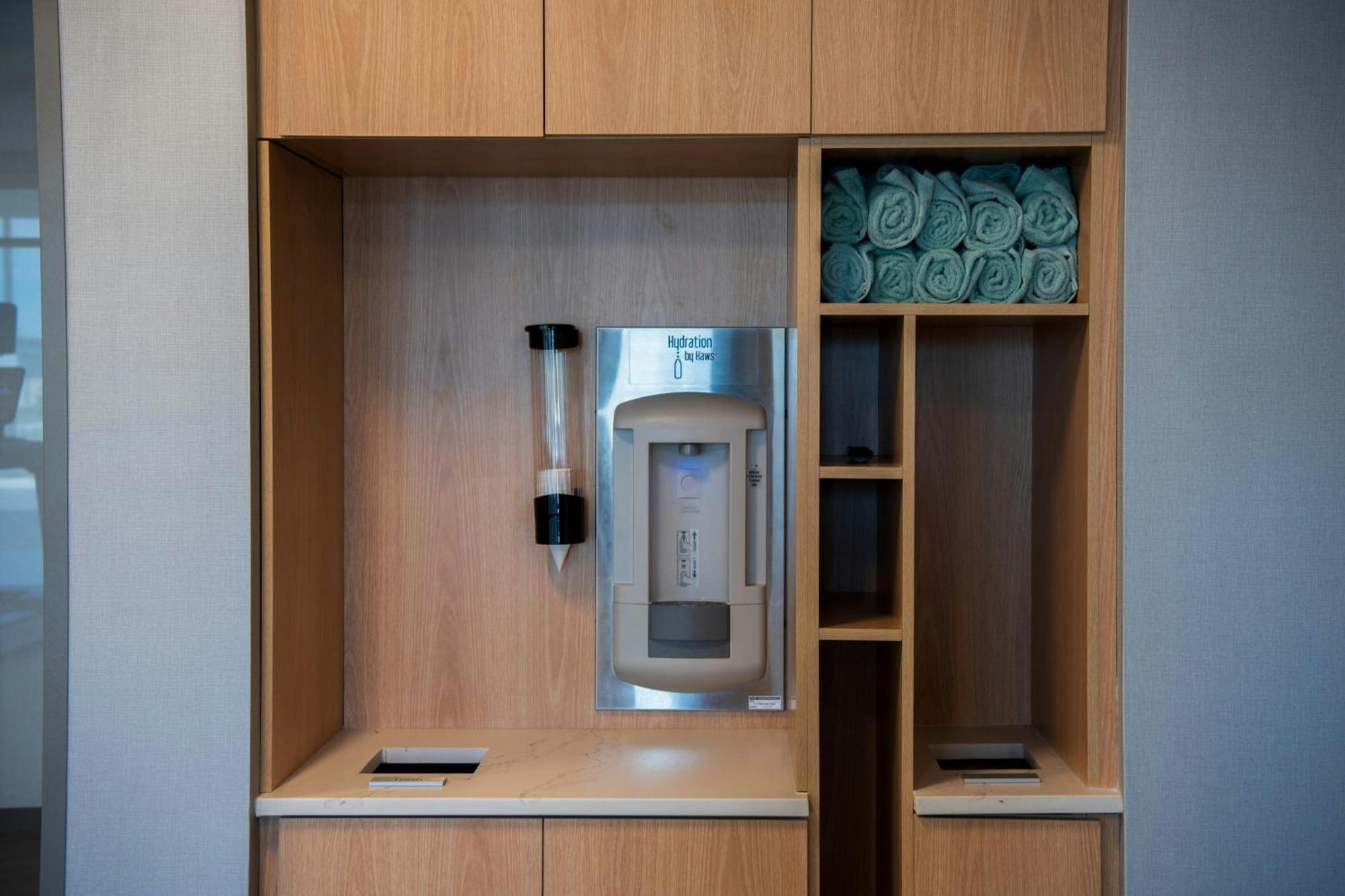 Courtyard By Marriott Lake City Bagian luar foto