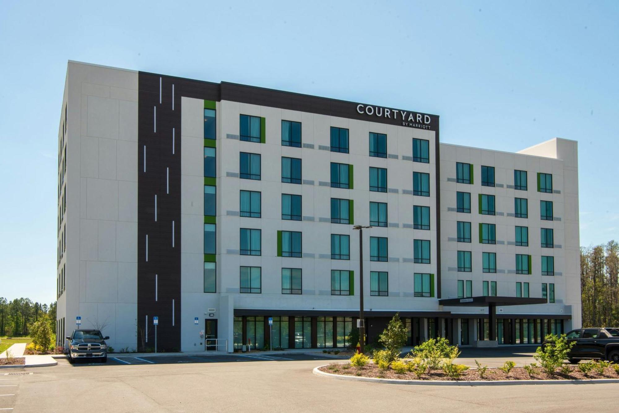 Courtyard By Marriott Lake City Bagian luar foto